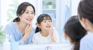 大人と子どもの歯並びセルフチェック｜矯正が必要な症状を自宅で確認